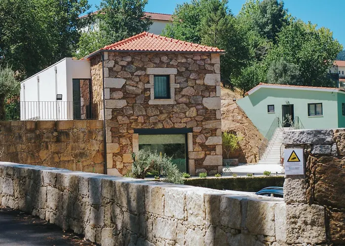 Families, Golf & Refined Outdoor Living * Ponte de Lima